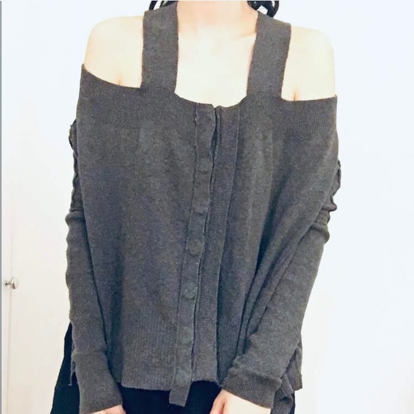 All Saints Sweaters - 🎁FW2P/$30 All Saints cropped cold shoulder sweater s/m AS IS